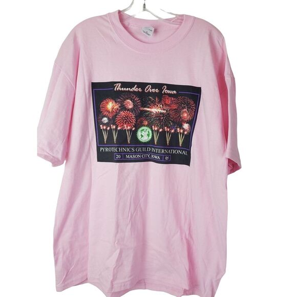 Vintage‎ Thunder Over Iowa Pink Pyrotechnics Fireworks T-Shirt Size XL GUC - Picture 1 of 7